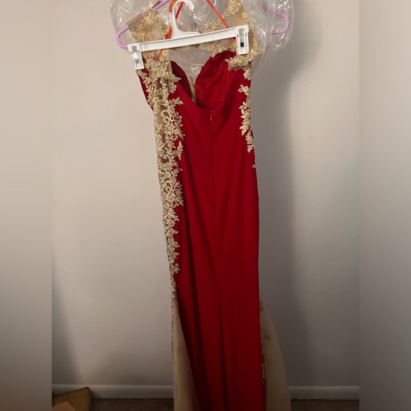 Dress - Picture 5 of 5